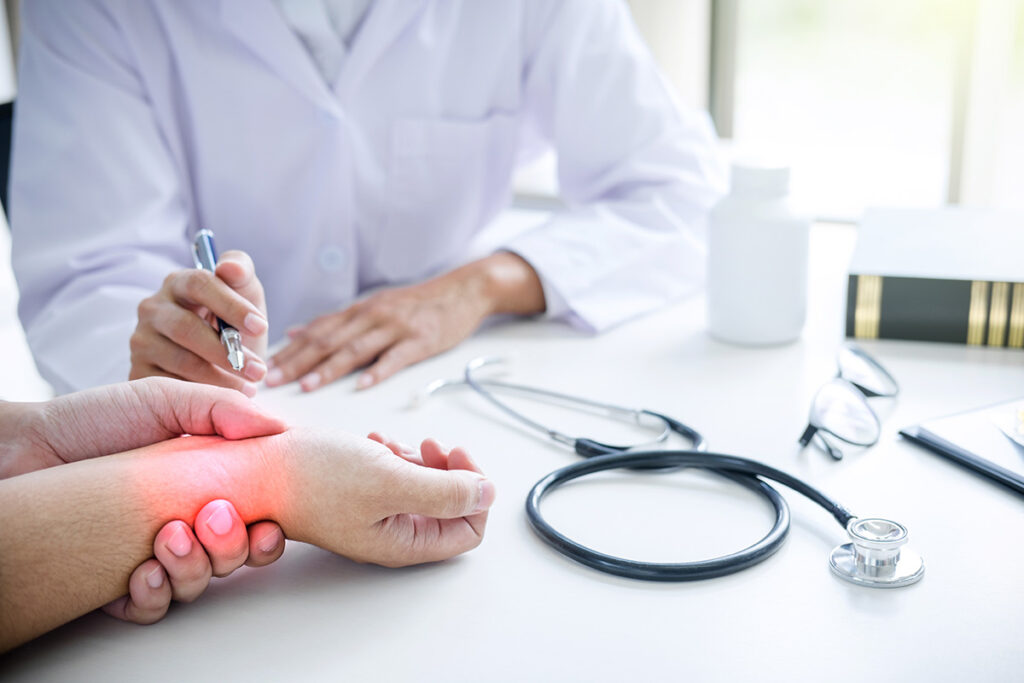 Diagnosi precoce reumatologica a Roma: valutazione di artrite reumatoide, lupus, spondilite presso Aventino Medical Group.
