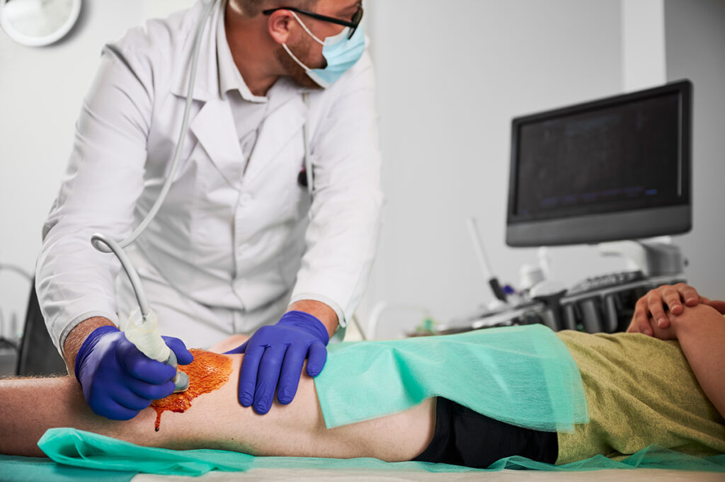 Ecografia articolare e infiltrazioni ecoguidate a Roma: terapie personalizzate in Reumatologia all’Aventino Medical Group.